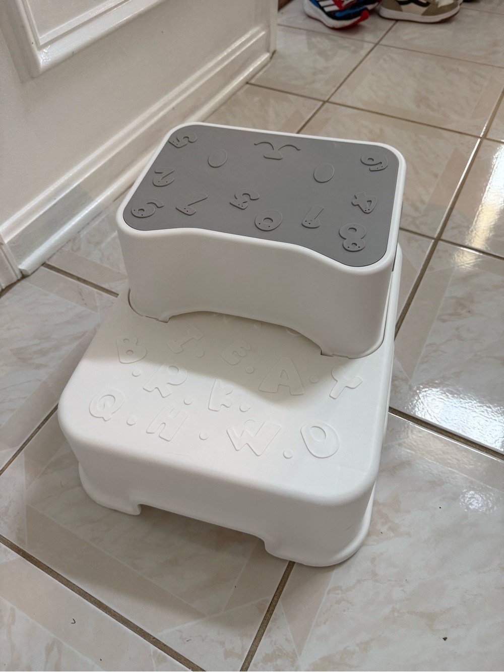 White Two-Step Plastic Kids Stool with Gray Top - Like New - Picture 3 of 3